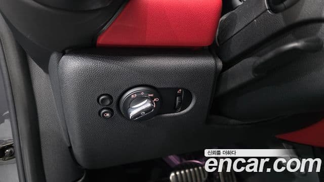 Mini Cooper S 2019 — Фото 13/20