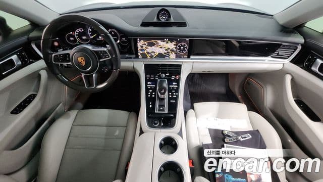 Porsche Panamera 2018 — Şəkil 17/20