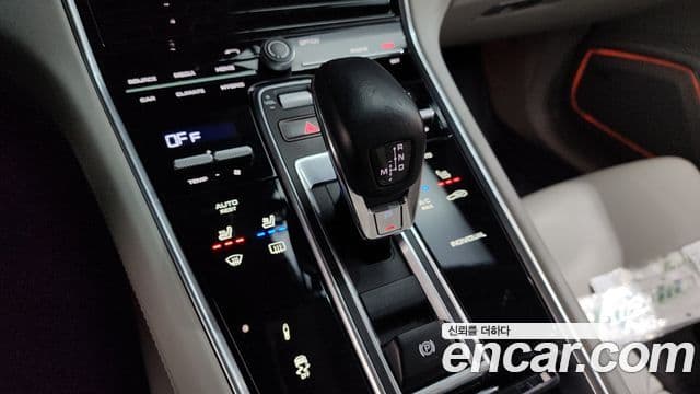 Porsche Panamera 2018 — Şəkil 20/20