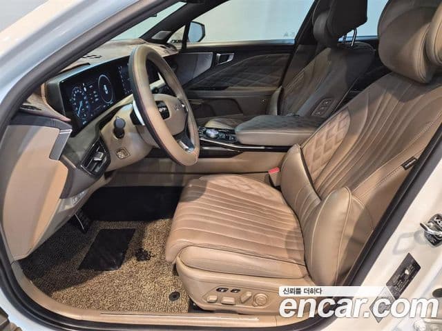 Kia K8 2023 — Şəkil 10/19