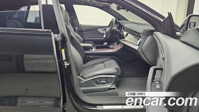 Audi Q8 2023 — Photo 5/20