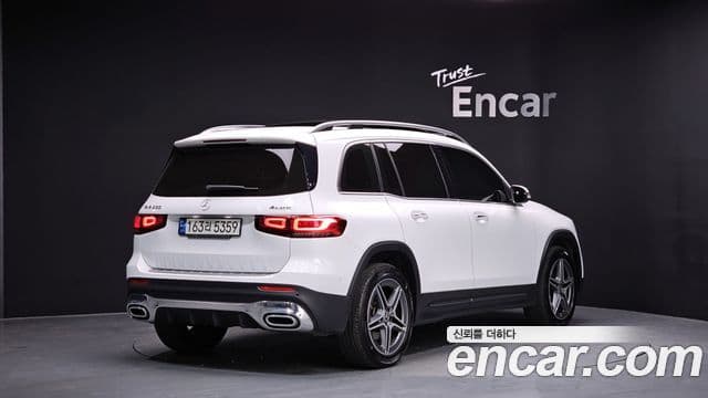 Mercedes-Benz GLB-Class 2021 — ფოტო 2/20