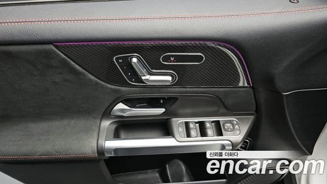 Mercedes-Benz GLB-Class 2021 — ფოტო 17/20
