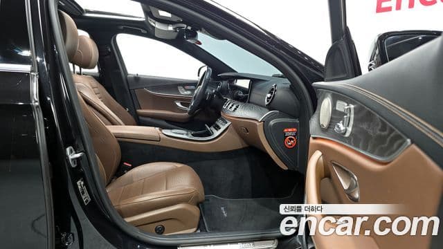 Mercedes-Benz E-Class 2023 — Şəkil 10/20