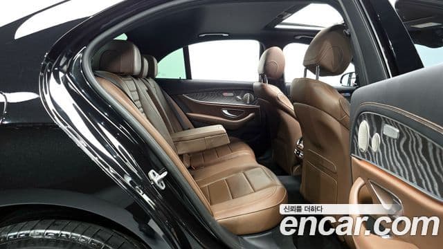 Mercedes-Benz E-Class 2023 — Şəkil 12/20