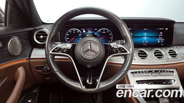 Mercedes-Benz E-Class 2023 — Şəkil 13/20