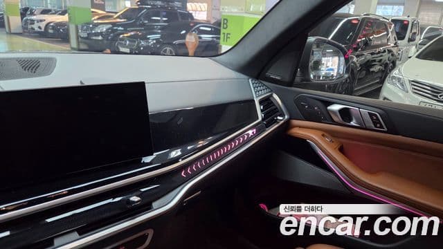 BMW X7 2023 — ფოტო 19/20