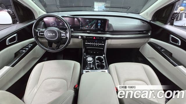 Kia Carnival 2022 — фото 7 из 20