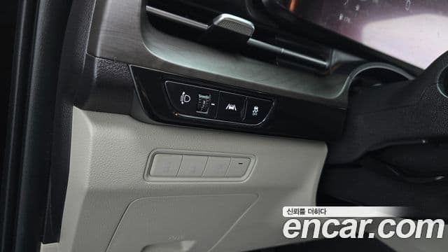Kia Carnival 2022 — фото 14 из 20
