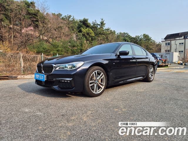 BMW 7 Series 2018 — Photo 18/20