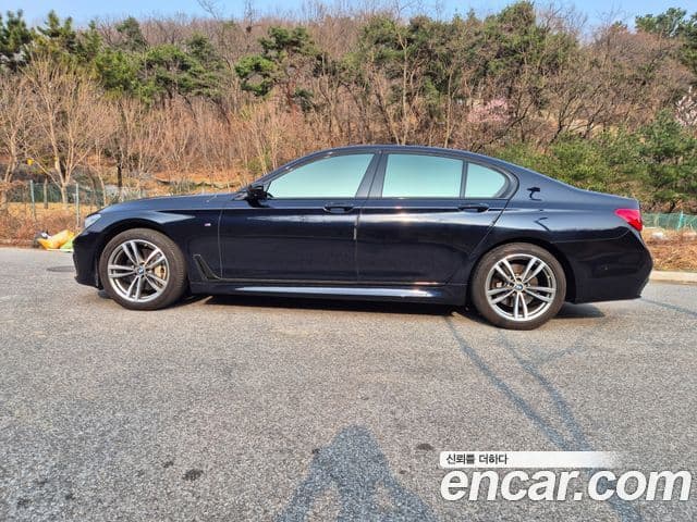 BMW 7 Series 2018 — Photo 10/20