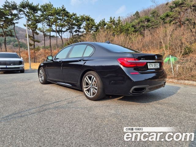 BMW 7 Series 2018 — Photo 19/20