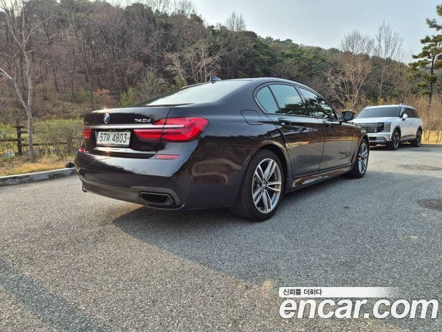 BMW 7 Series 2018 — Photo 15/20
