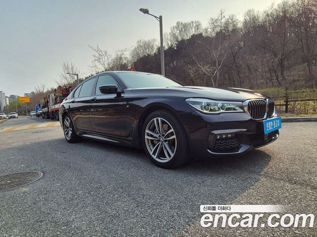 BMW 7 Series 2018 — Photo 16/20