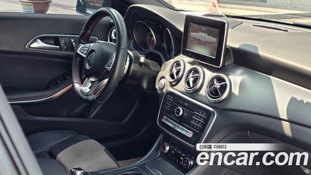 Mercedes-Benz CLA-Class 2018 — ფოტო 15/19