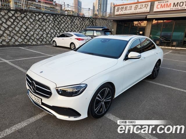 Mercedes-Benz E-Class 2021 — ფოტო 10/20