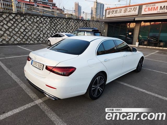 Mercedes-Benz E-Class 2021 — ფოტო 1/20