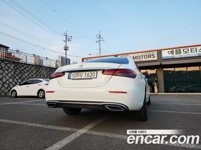 Mercedes-Benz E-Class 2021 — ფოტო 3/20
