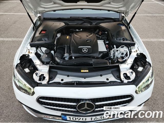 Mercedes-Benz E-Class 2021 — ფოტო 5/20
