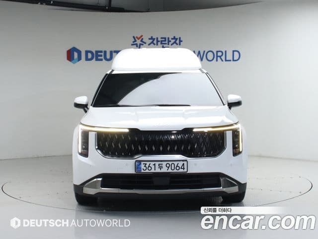 Kia Carnival 2023 — ფოტო 2/20