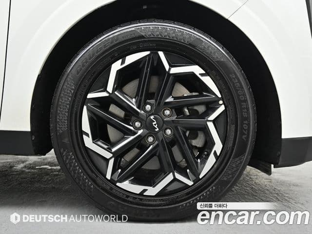 Kia Carnival 2023 — ფოტო 4/20