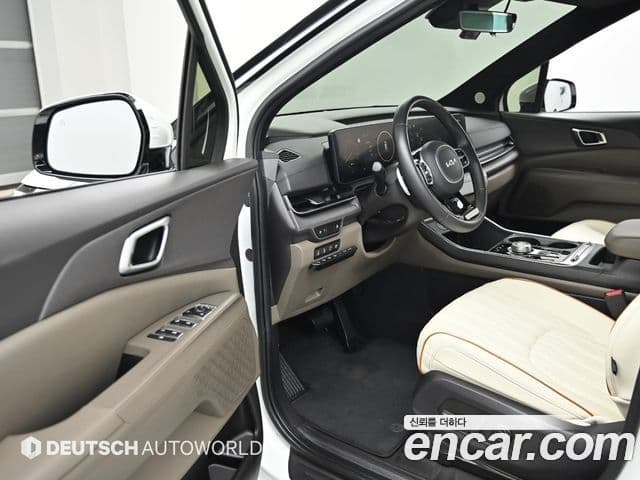 Kia Carnival 2023 — ფოტო 11/20