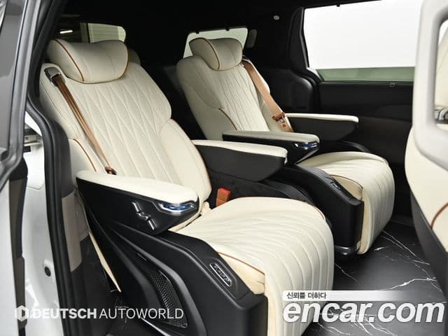 Kia Carnival 2023 — ფოტო 12/20