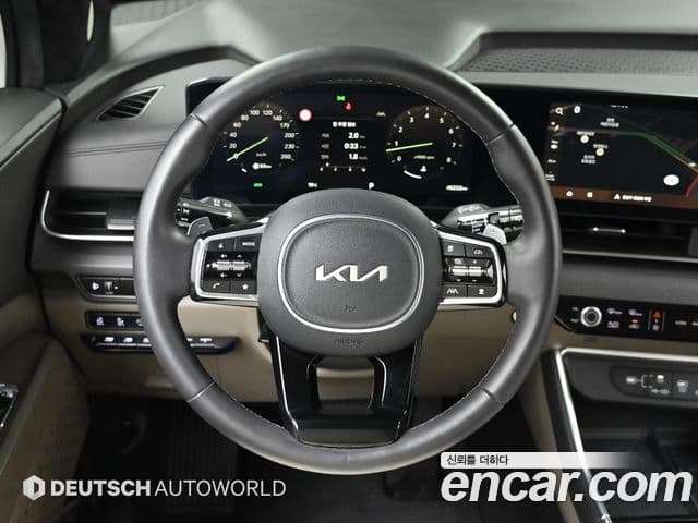 Kia Carnival 2023 — ფოტო 13/20
