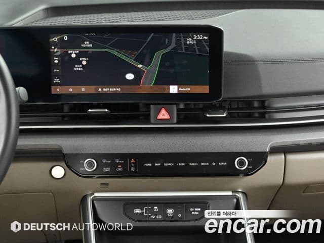 Kia Carnival 2023 — ფოტო 14/20