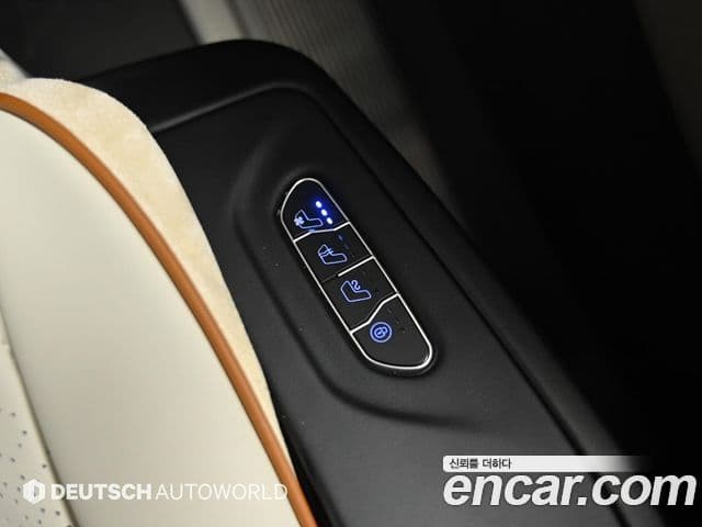 Kia Carnival 2023 — ფოტო 16/20