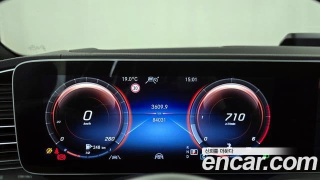 Mercedes-Benz GLE-Class 2022 — ფოტო 8/20