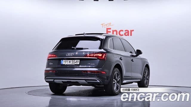 Audi Q5 2021 — Фото 2/20