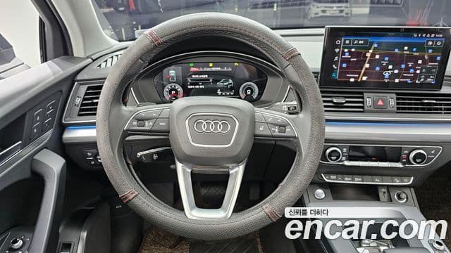 Audi Q5 2021 — ფოტო 13/20