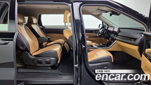 Kia Carnival 2020 — фото 10 из 20