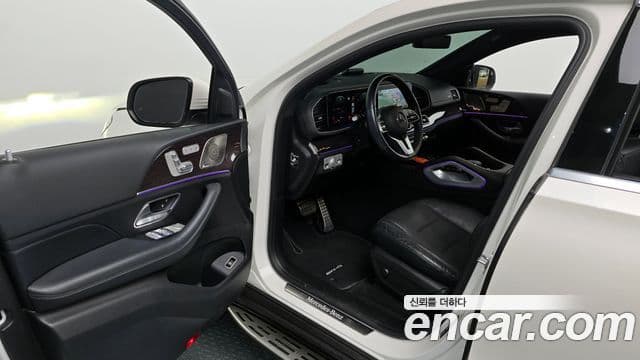 Mercedes-Benz GLE-Class 2021 — ფოტო 8/20