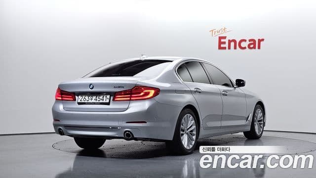 BMW 5 Series 2020 — Şəkil 2/20