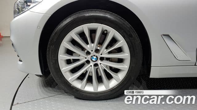 BMW 5 Series 2020 — фото 5 из 20
