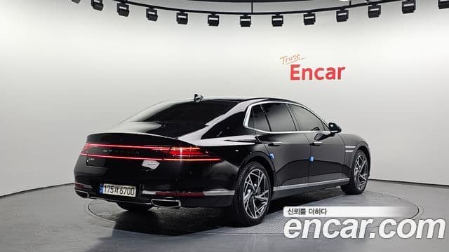 Genesis G90 2022 — Şəkil 2/20