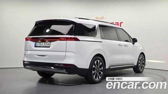Kia Carnival 2022 — ფოტო 2/20