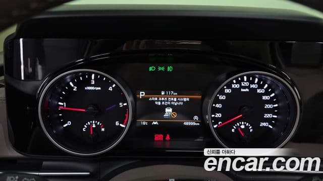 Kia Carnival 2022 — ფოტო 8/20