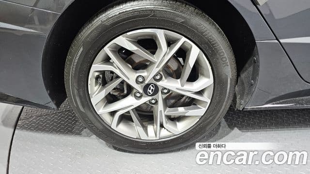 Hyundai Sonata Hybrid 2021 — ფოტო 19/20