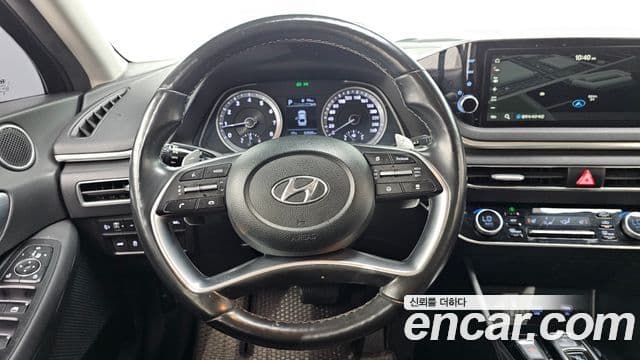Hyundai Sonata Hybrid 2021 — ფოტო 16/20