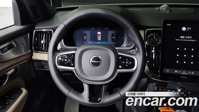 Volvo XC90 2025 — Фото 13/20
