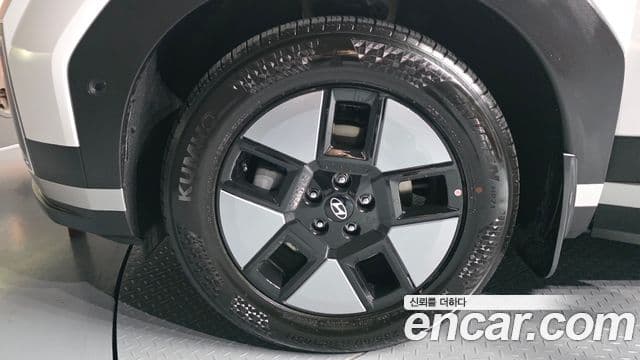 Hyundai Santa Fe 2025 — ფოტო 7/20