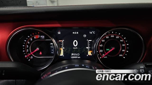Jeep Wrangler 2019 — Şəkil 14/20
