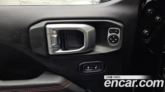 Jeep Wrangler 2019 — Şəkil 5/20
