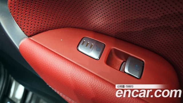 Genesis G70 2023 — ფოტო 19/20