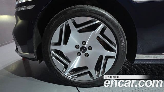 Genesis G90 2023 — ფოტო 5/20