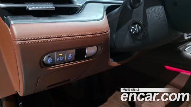 Genesis G90 2023 — ფოტო 19/20
