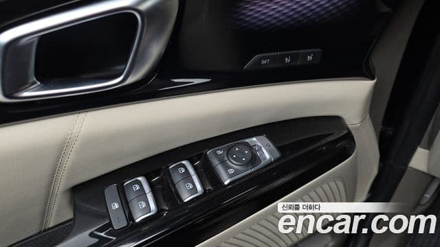 Kia Carnival 2021 — Фото 17/20